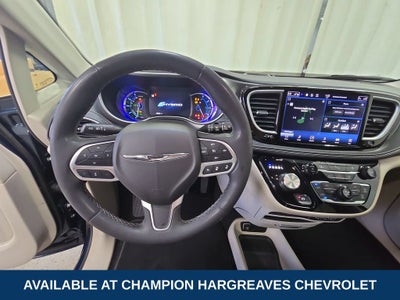 2023 Chrysler Pacifica Hybrid Touring L