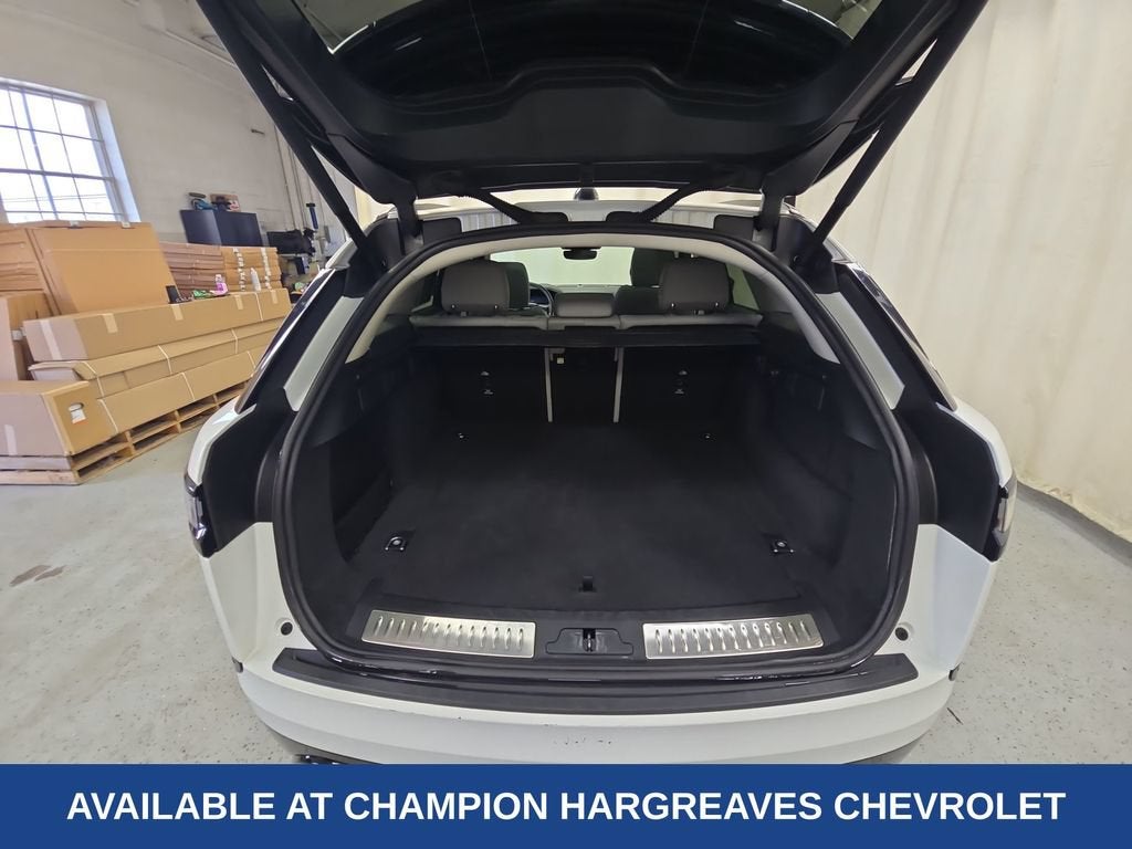 2025 Land Rover Range Rover Velar Dynamic SE