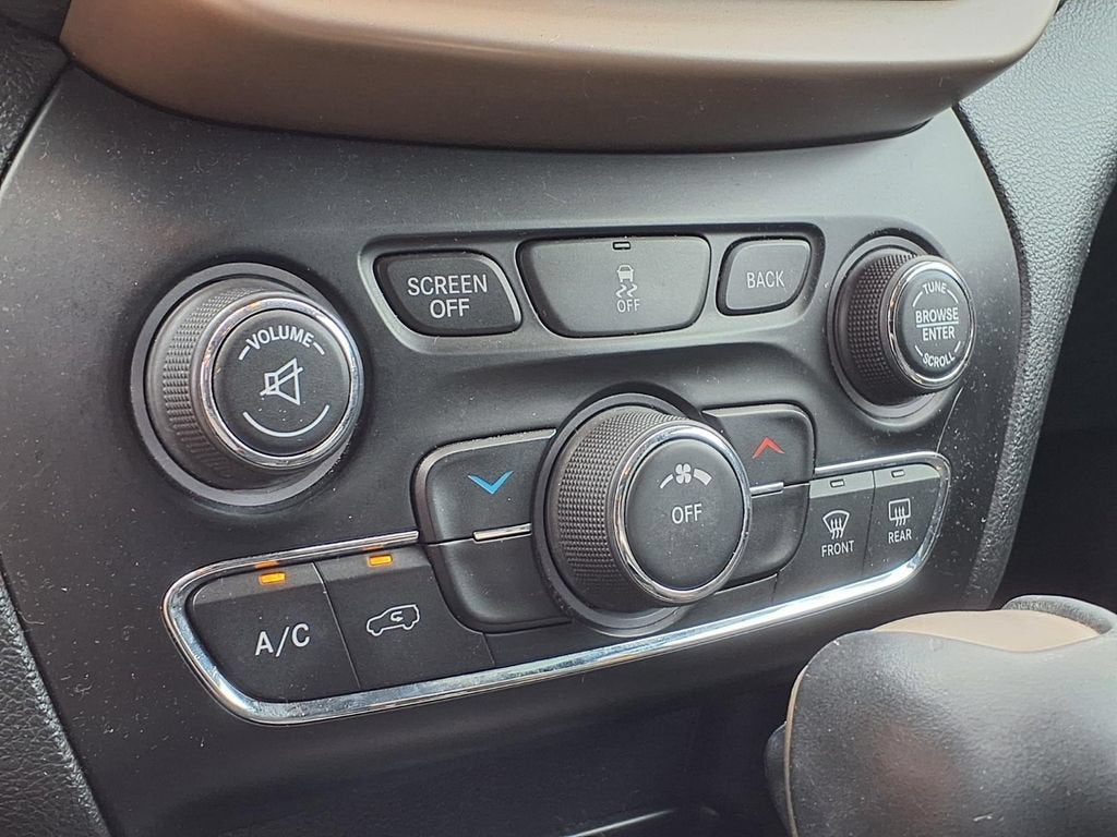2016 Jeep Cherokee Sport