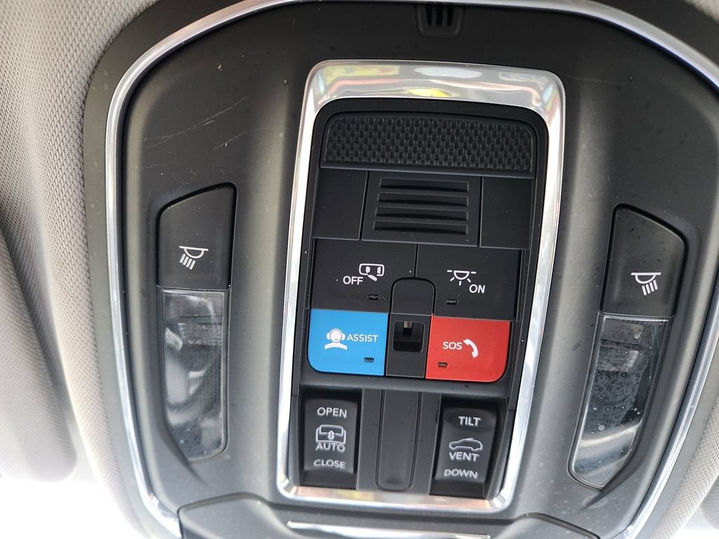 2024 Jeep Grand Cherokee Laredo 4x4