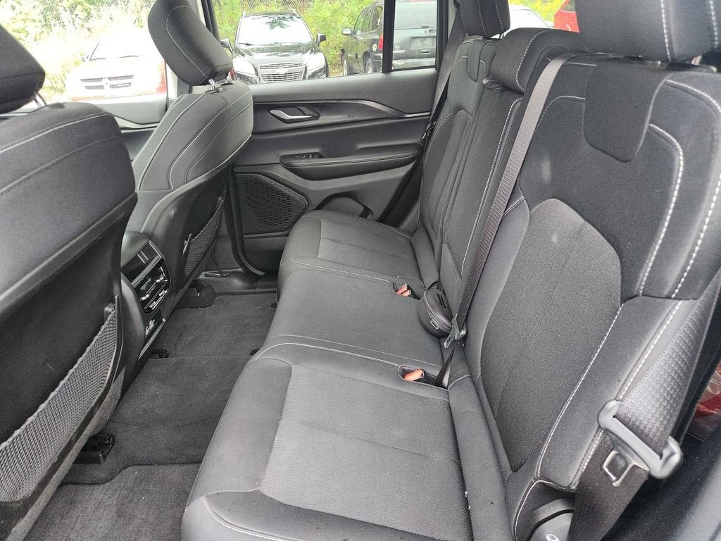 2024 Jeep Grand Cherokee Laredo 4x4