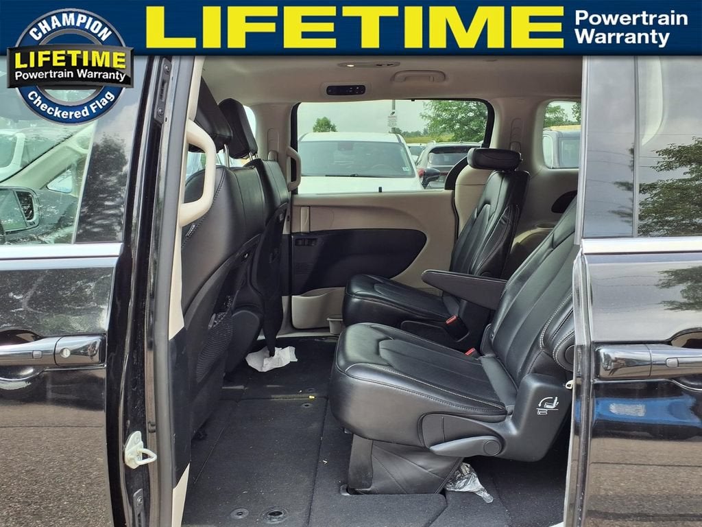 2024 Chrysler Pacifica Touring L