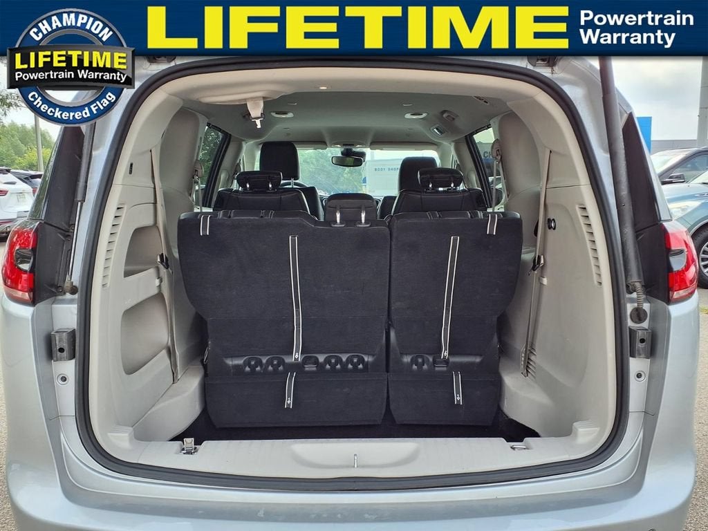 2024 Chrysler Pacifica Touring L