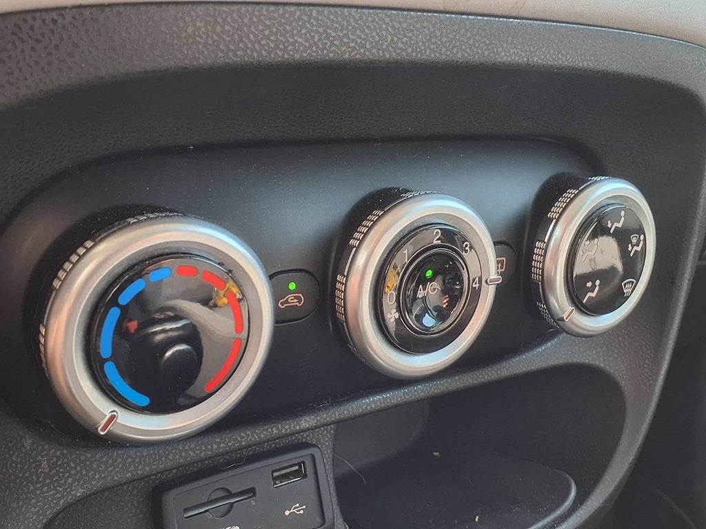 2014 FIAT 500L Easy